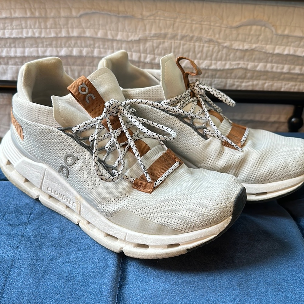 On Running Cloudnova Size 7 White/Pearl
